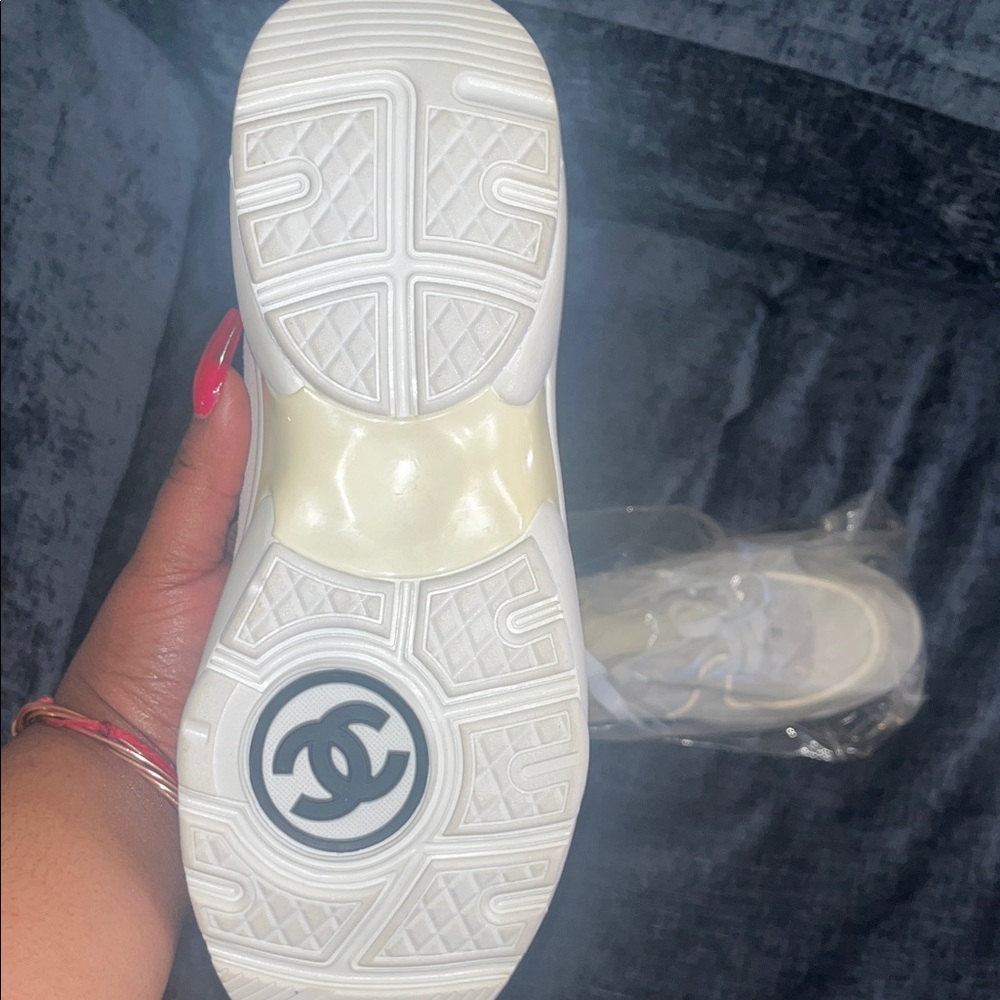 Chanel Women's Beige and White Sneakers - Picture 4 of 7